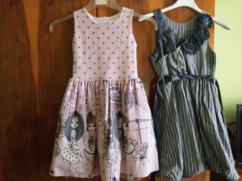 Продавам детски роклички, носени, много добре запазени, 5-7 години