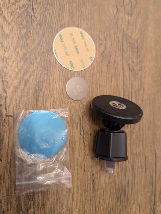 Suport telefon auto cu magnet