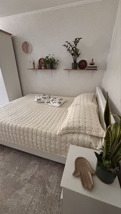 Продам кровать  двухспальная-160/200