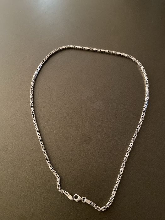 Продам серебряную цепочку