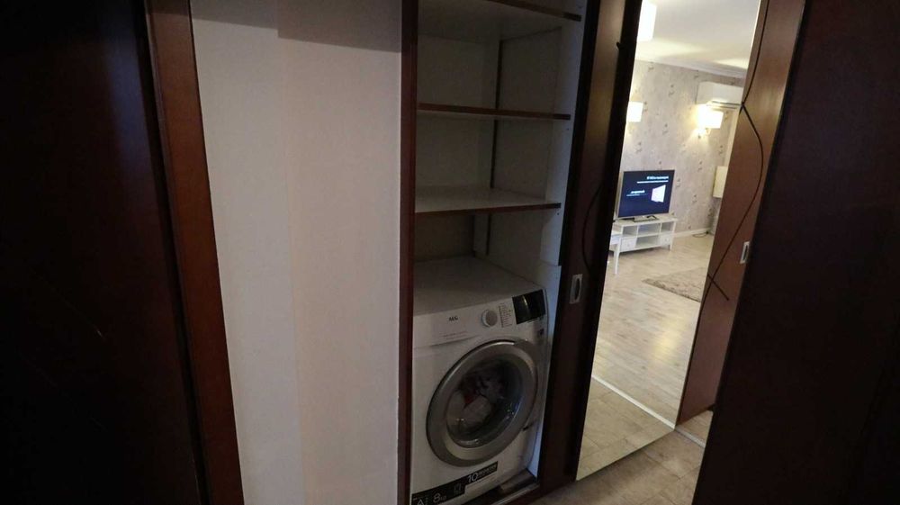 Продава се Тристаен апартамент в София, Младост 1А - 73 кв.м за 2521 €/кв.м - Снимка #9