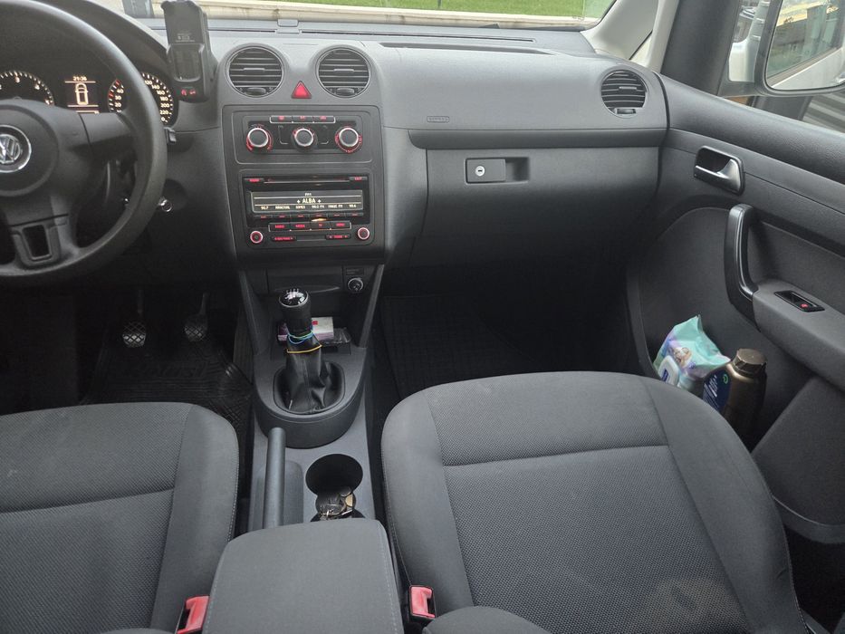 Vând Volkswagen Caddy