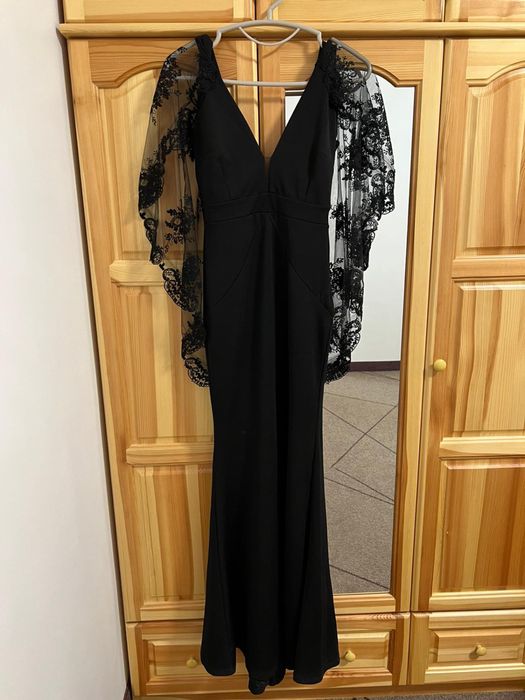 Черна рокля