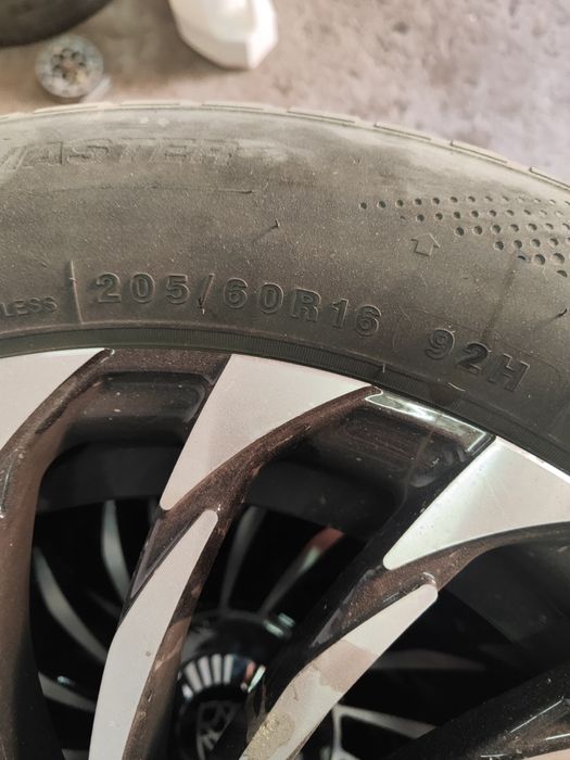 Maybach diska toza qirchiqi yõq 16R