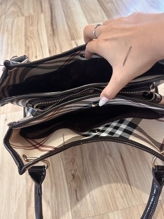 Burberry Geanta in carouri