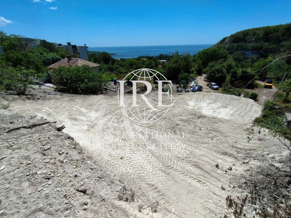 Парцел в Добрич, област-гр.Балчик площ 1000 цена 42000