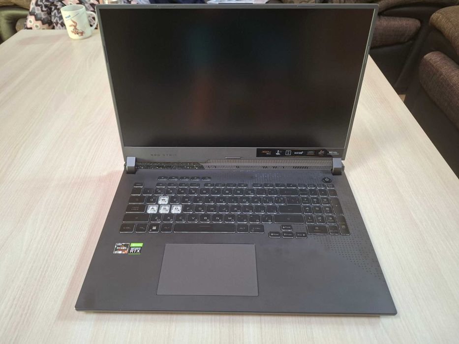 Отличен Лаптоп ASUS ROG Strix G17 G713RM-KH011, 17.3" 300hz, Full HD, AMD Ryzen 7 6800H (3.2/4.7GHz, 16MB), NVIDIA RTX 3060 6GB, 16 GB, 1 TB SSD
