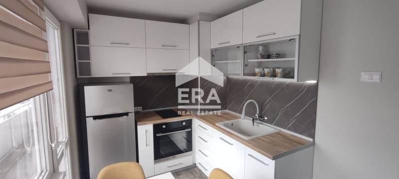 Тристаен, изцяло южен апартамент след основен ремонт в кв."Владиславов