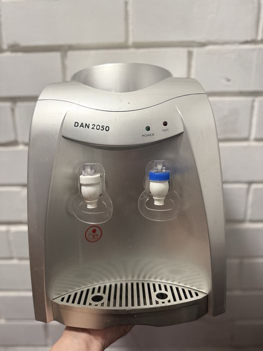 Продам диспенсер кулер