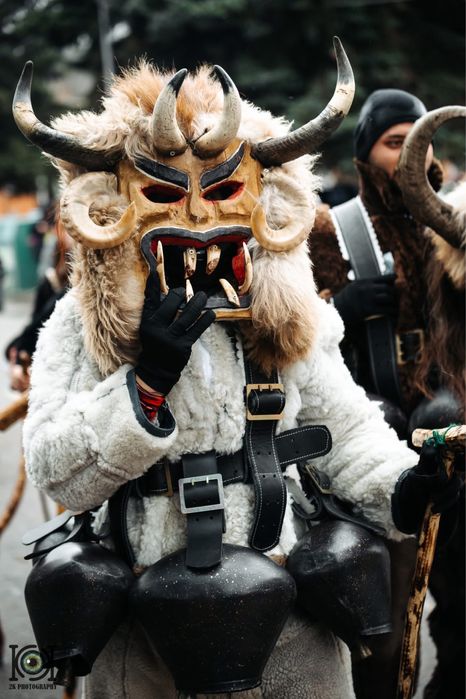 Изработка на кукерски маски и тояги за сурва