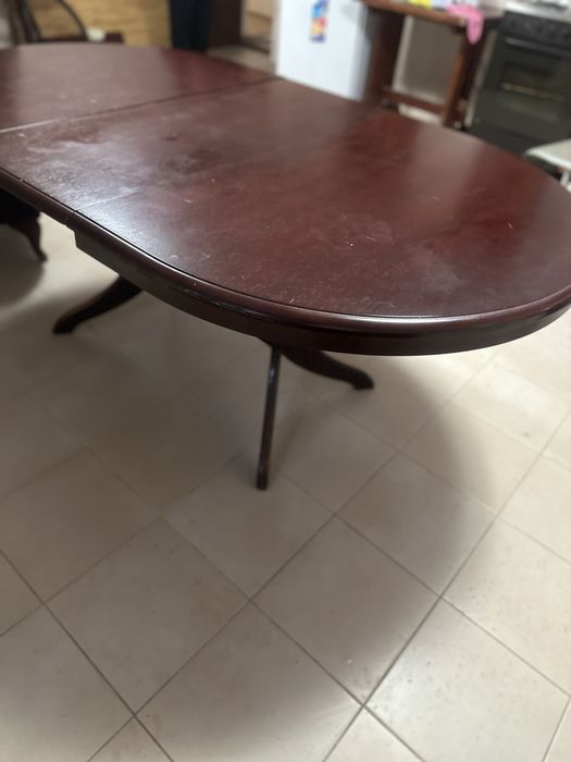 Стол из дерева овальный