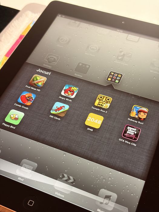 Apple iPad 4 Wi-Fi + Cellular iOS 6 (pentru colecție)