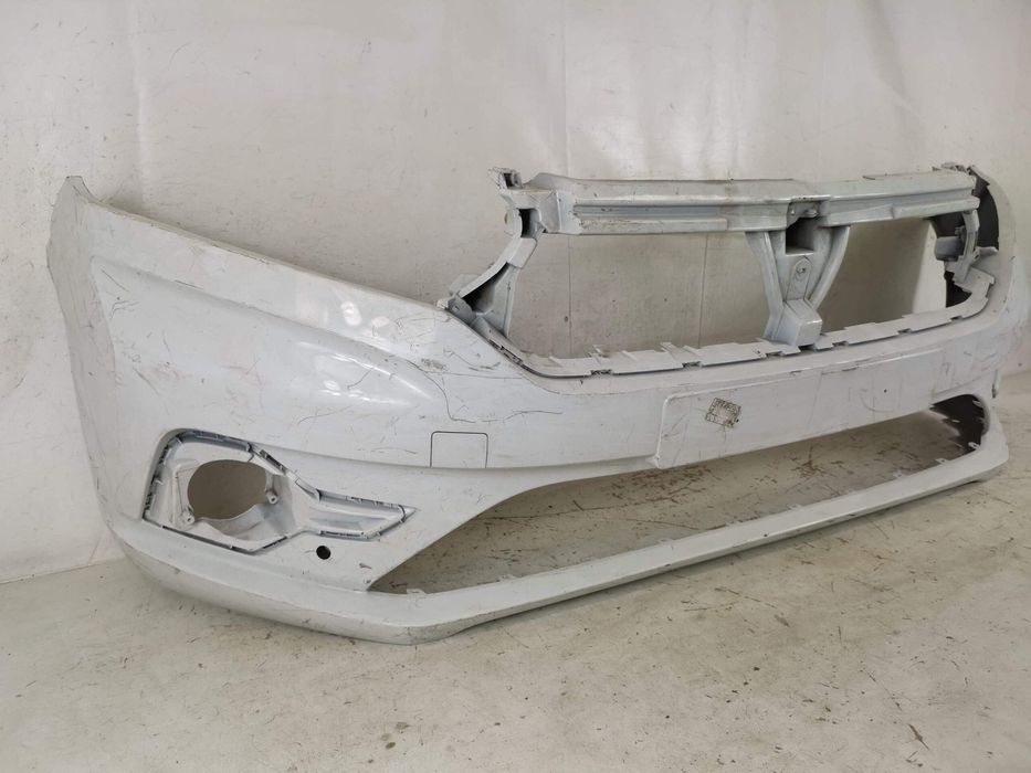 Предна броня Дачия Логан 3 [ - ] Оригинална, в добро състояние Dacia L