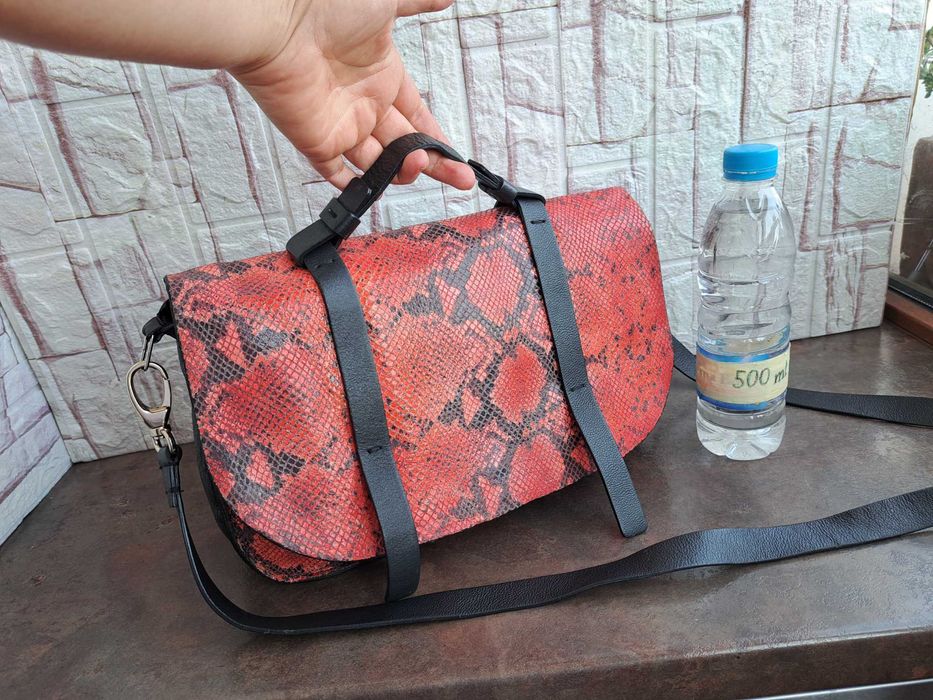 дамска чанта червено черна торба,естествена кожа и велур