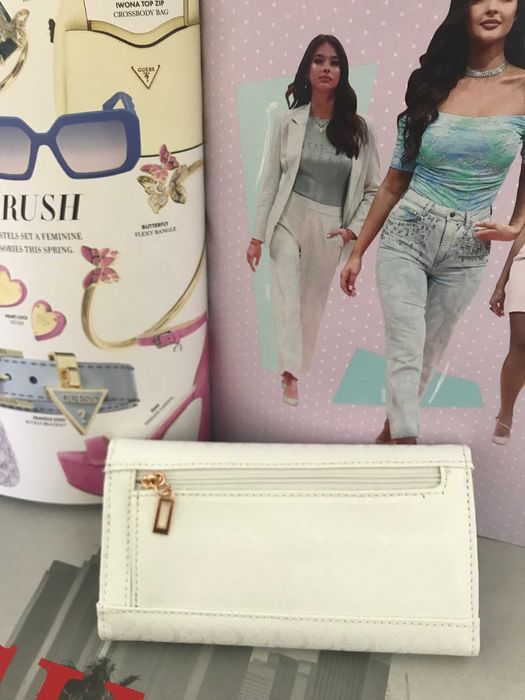 Ново оригинално портмоне Guess-USA