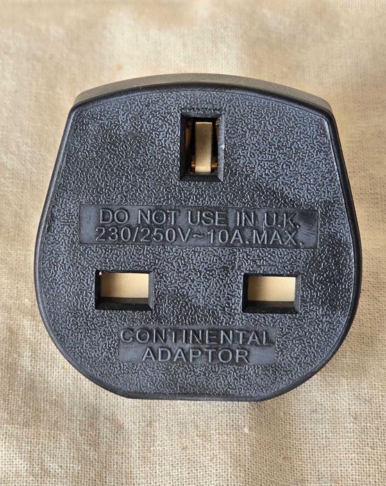 Четворно USB зарядно устройство.