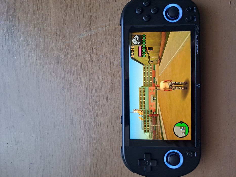 Trimui Smart Pro - ретро гейминг конзола