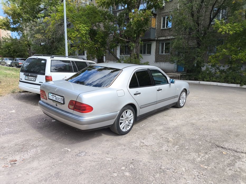 Продам Мерседес Е 280