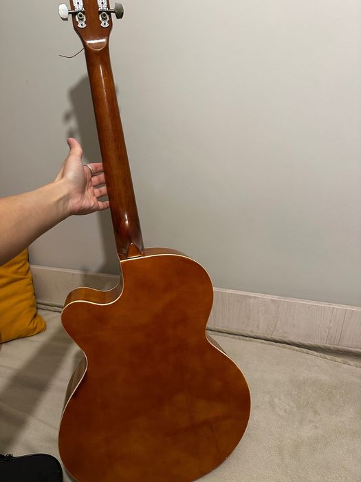 Акустическая гитара Yamaha