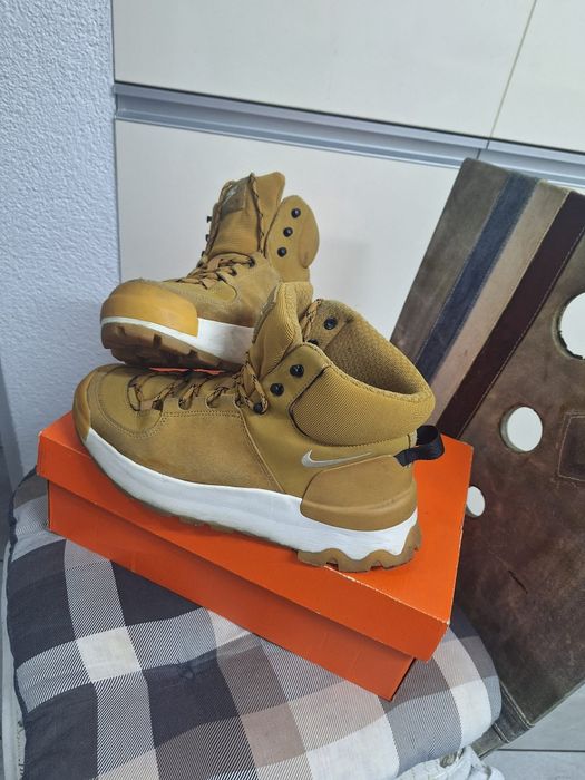 Nike Ghete Classic City