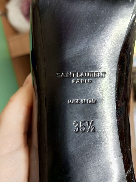 Продам лаковые туфли