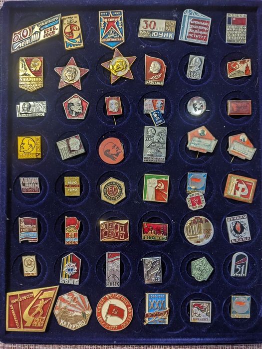 Продадим значки времён СССР