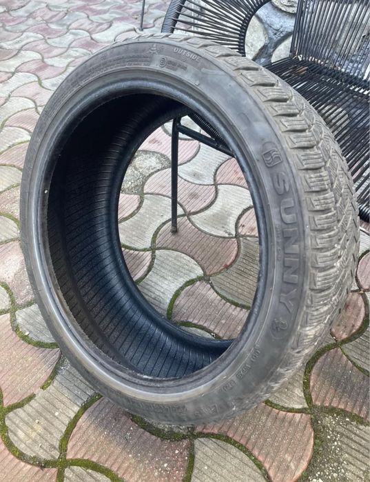 Anvelope 2buc 225/45r18 Iarna, 2buc 235/35r20 vara, 4buc 225/40r18