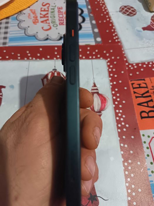 Продавам айфон 14