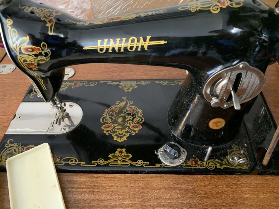 Продавам шевна машина Union