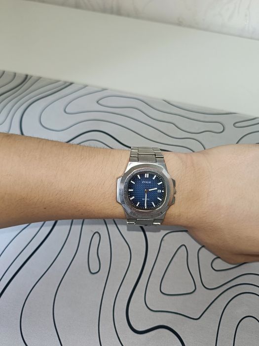 Часы наручные(дизайн Patek Philippe Nautilus)