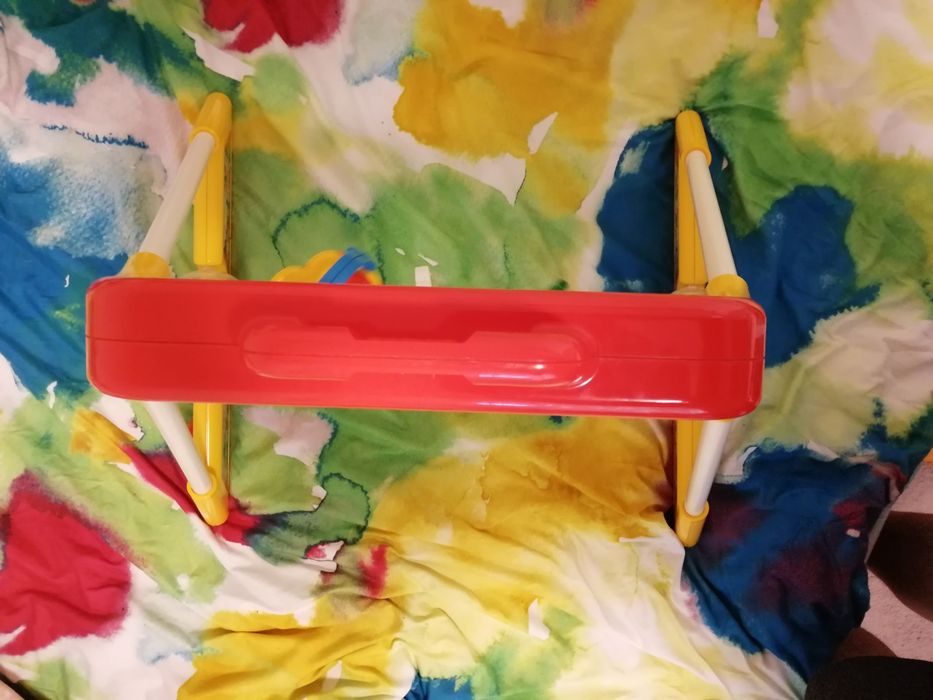 Antemergator paturica de activitati pentru copii mici