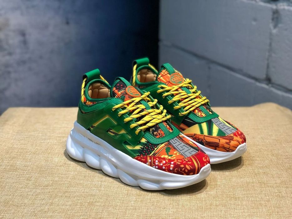 Versace chain reaction