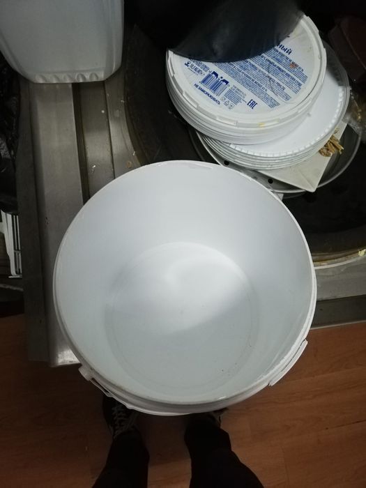 Продам пластиковое ведро