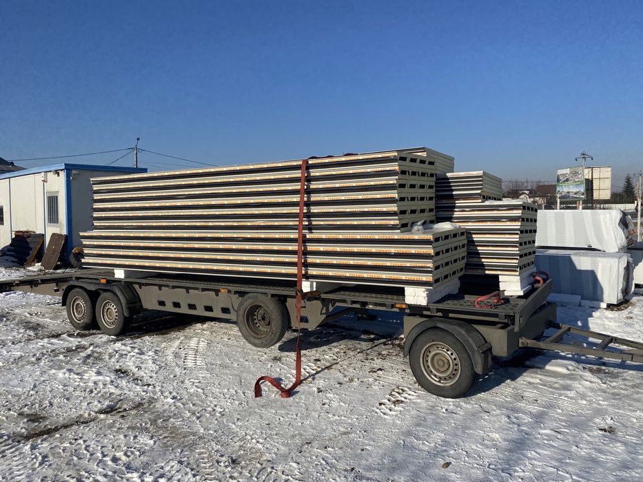 Depozit panouri sandwich