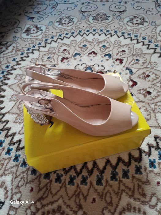 Женский обувь б/у