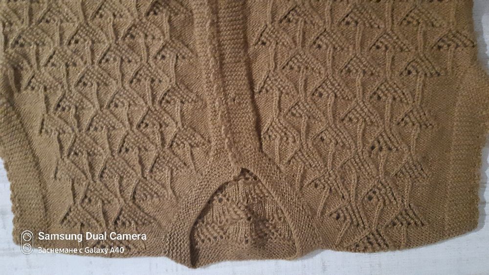 Ръчно плетени елеци за жени