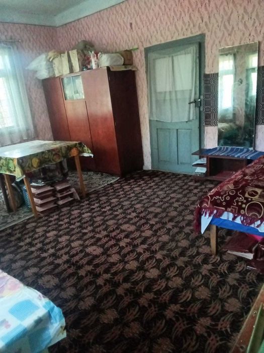 Casă la munte în Vizantea Mănăstirească – 2.000 mp teren, pârâu și pădure