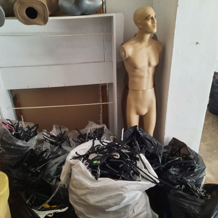 Vand 6 buc. de sacii cu umerașe 250 lei