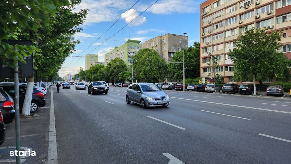 Unirii-Cantemir,bulevard,parter,vedere spate,ideal birouri!