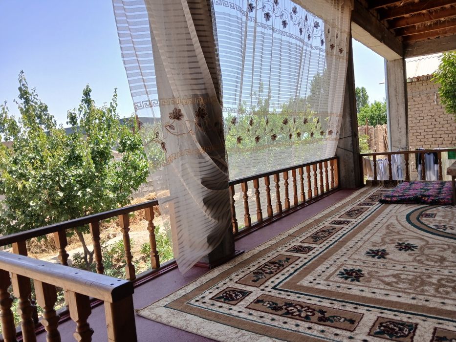 Ховлили Уй сотилади