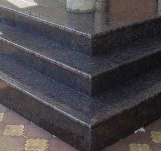 Гранит, травертин!