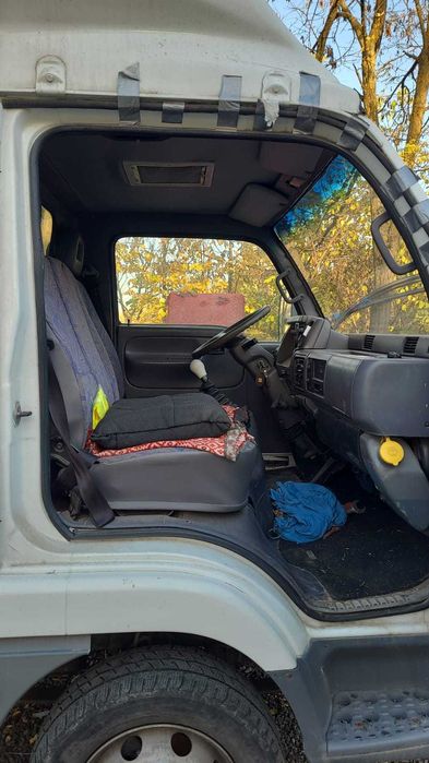 camioneta cu prelata