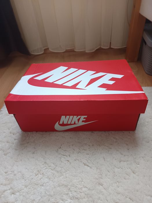 Дамски маратонки- рядък модел W AIR MAX FURYOSA номер 40.5 леко умалени