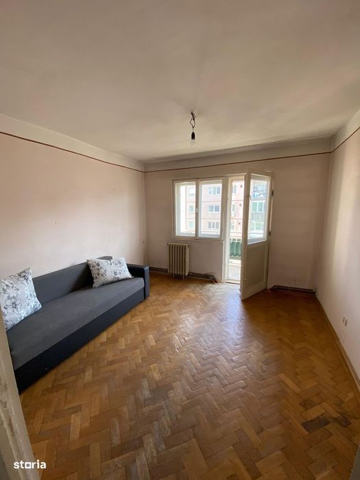 Apartament 4 camere 2 bai zona Vasile Aaron