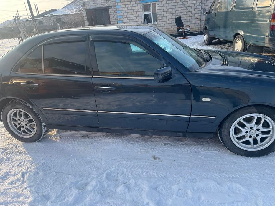 Продам мерс 210