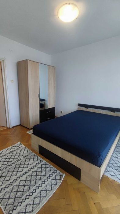 Magheru, Romana, Bloc Eva