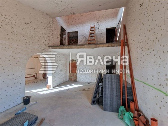 Продава се Къща в с. Оброчище, Област Добрич - 300 кв.м за 242 €/кв.м - Снимка #2