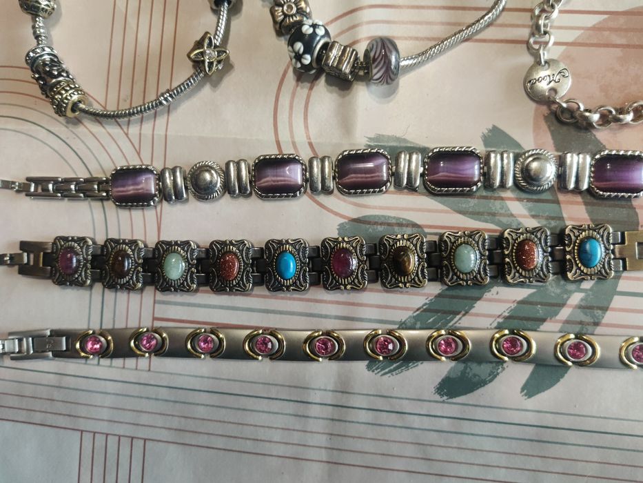 Разпродажба на Дамски гривни от медицинска стомана.Нови