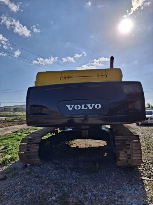 Вариантга Экскаватор VOLVO 290 талик срочно сотилади