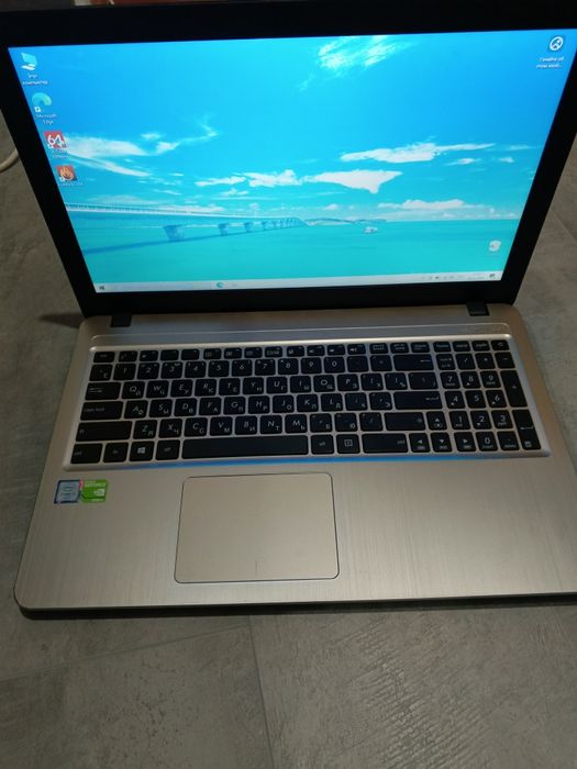 Asus i3, 8gb, GT920mx, SSD